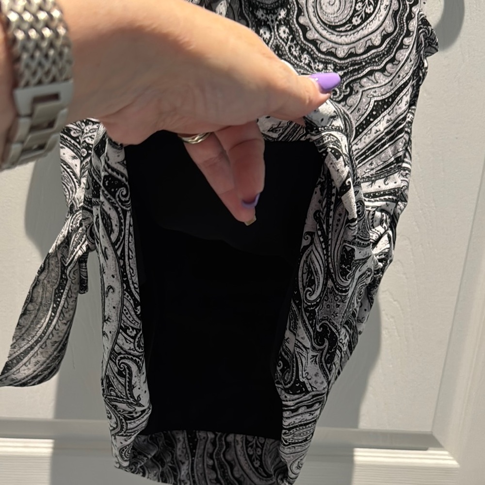 White House Black Market Ruched Tie Front Sleeveless Blouse - Picture 4 of 6